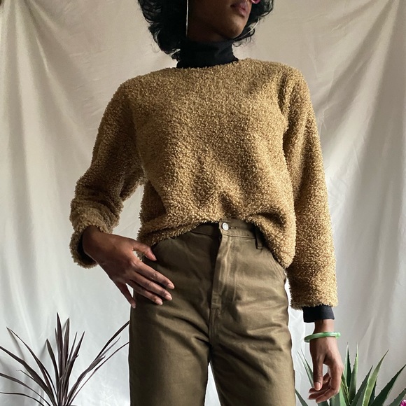 Uniqlo Fuzzy teddy beige sweater - Picture 1 of 6
